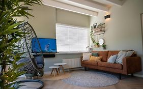 Beach Bungalow Ohana - Private Garden - Close To Local Lake, Dunes And Beach